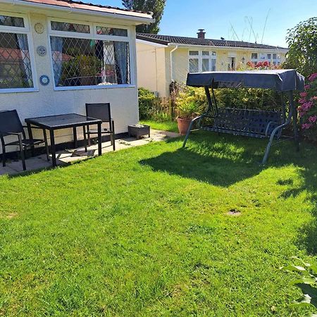 Beach & Tonic Beachside Chalet Humberston Exterior photo