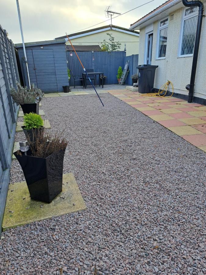 Beach & Tonic Beachside Chalet Humberston Exterior photo