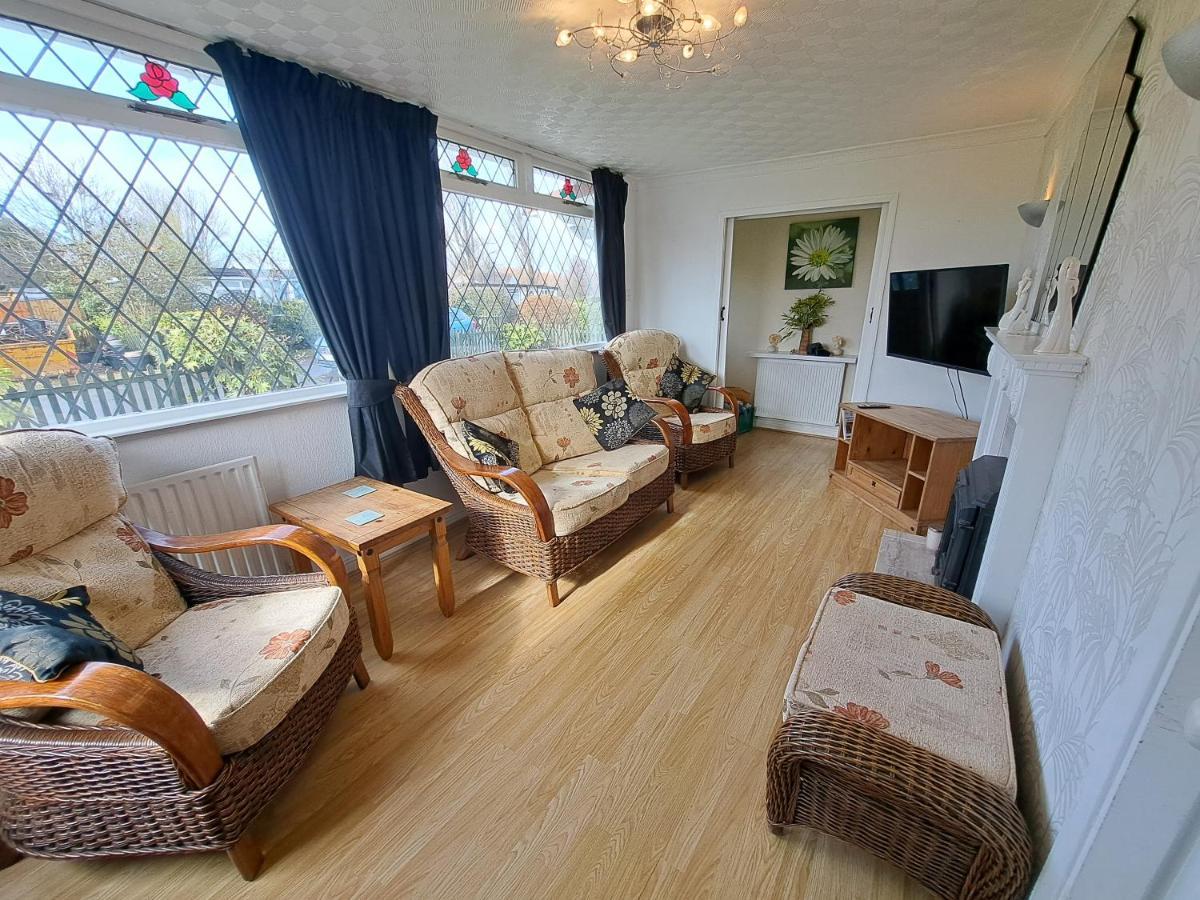 Beach & Tonic Beachside Chalet Humberston Exterior photo